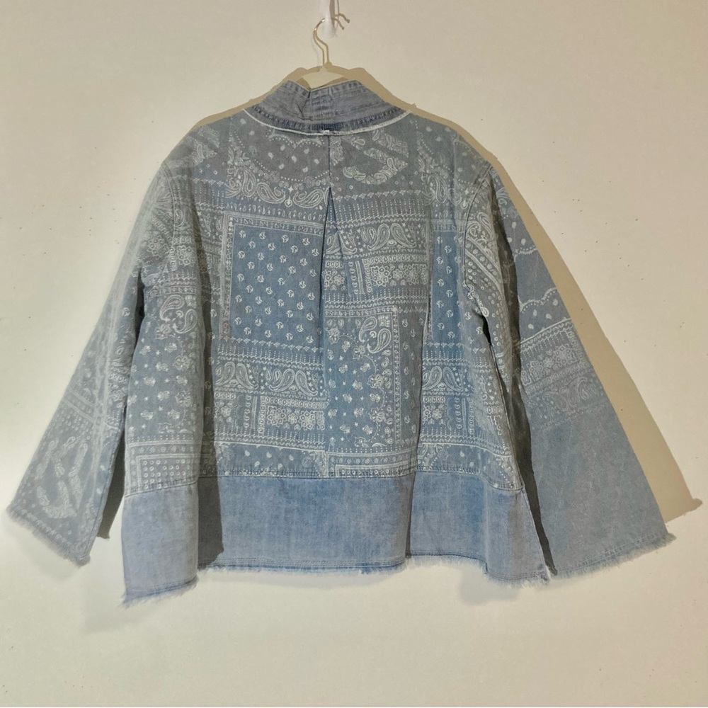 POL Oversized Quilted Jean Jacket, Sz S but fit larger, Crochet Flowers, Paisley - Picture 6 of 17